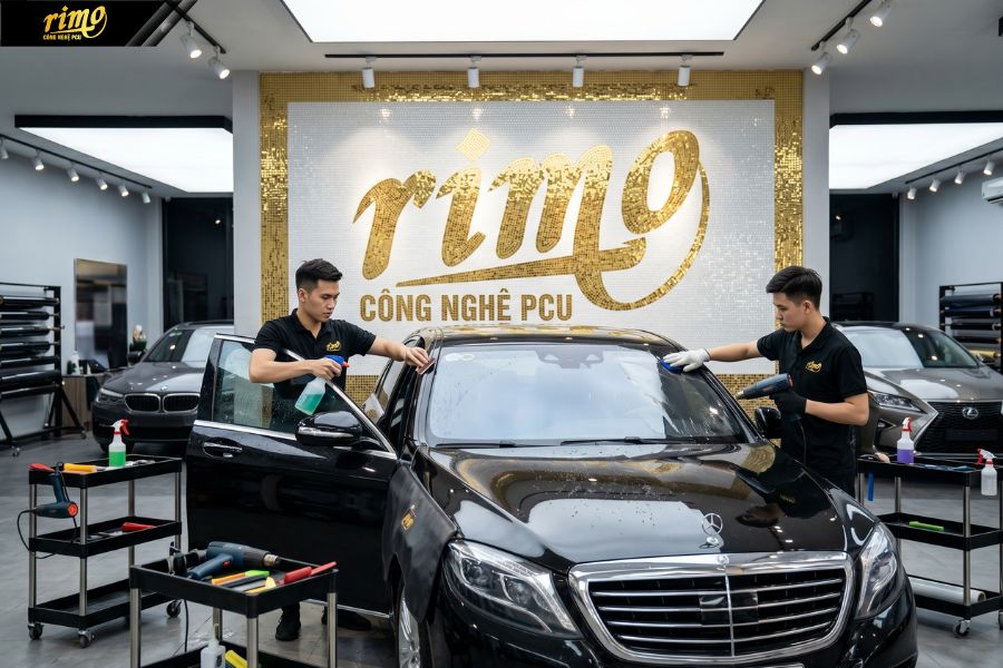 Thi c&ocirc;ng phim c&aacute;ch nhiệt Rimo tại Đại l&yacute; ch&iacute;nh h&atilde;ng